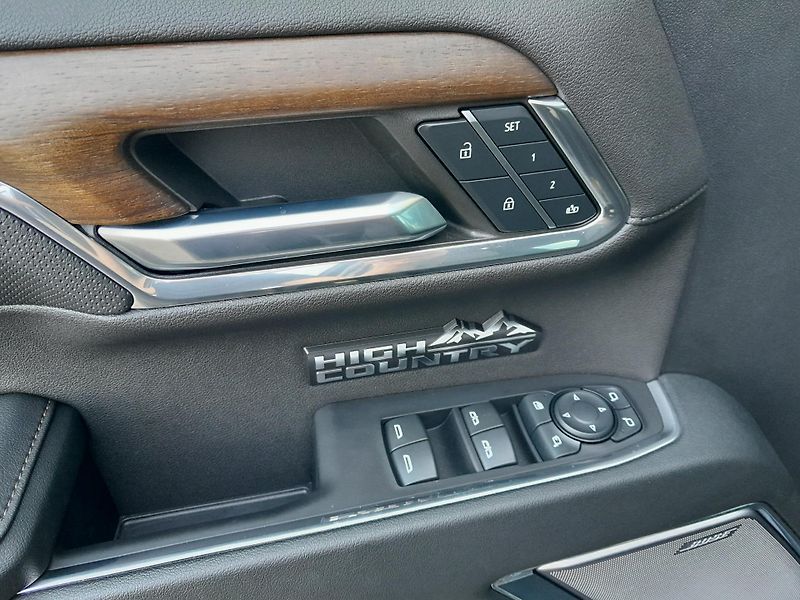 Chevrolet Silverado (2025) 6,2 V8 LPG  High Country  - fotka 30 z 52
