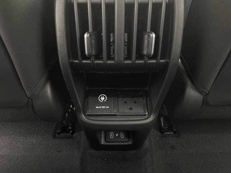 Hyundai Kona POWER 64,8 kWh CZECH EDITION - fotka 11 z 34