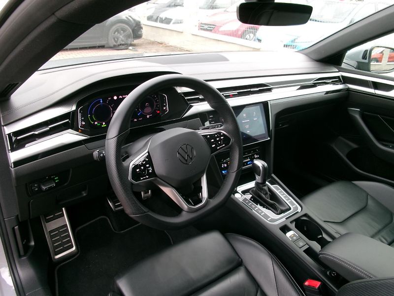 Volkswagen Arteon Shooting Brake (2023) 1,4TSI E-hybrid R-Line WEBASTO - fotka 46 z 62