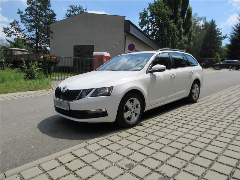 Škoda Octavia 1,6 TDi 85 Kw, Navi, Nové v ČR - fotka 1 z 28