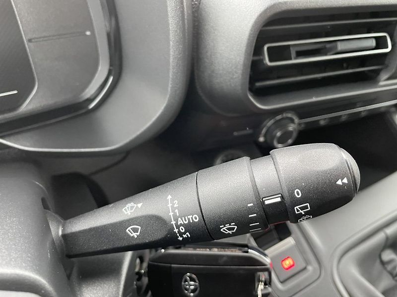 Toyota ProAce City Verso 1.5D MT 130k Business 7S - fotka 22 z 27