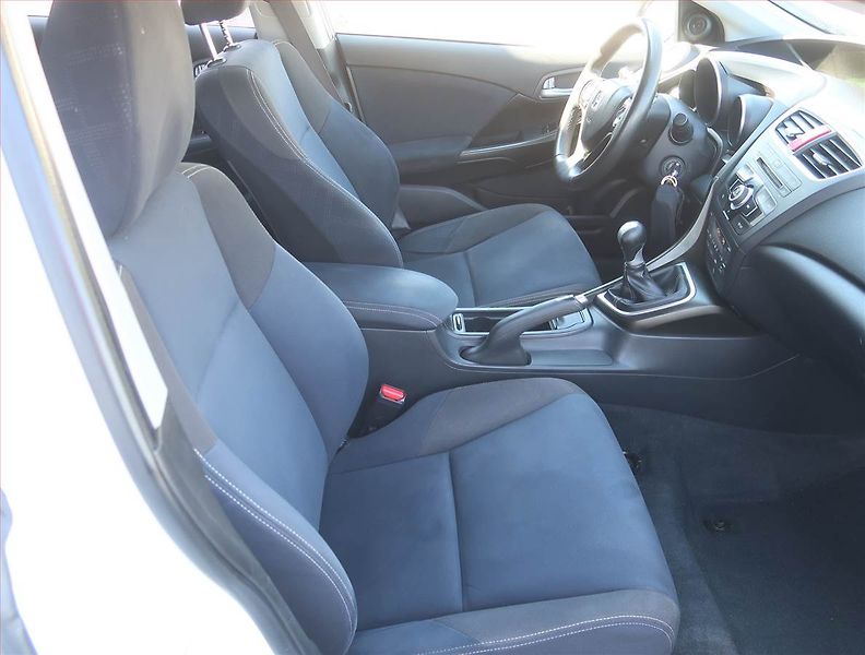 Honda Civic (2014) 1.6 i-DTEC, Serv.kniha - fotka 9 z 18