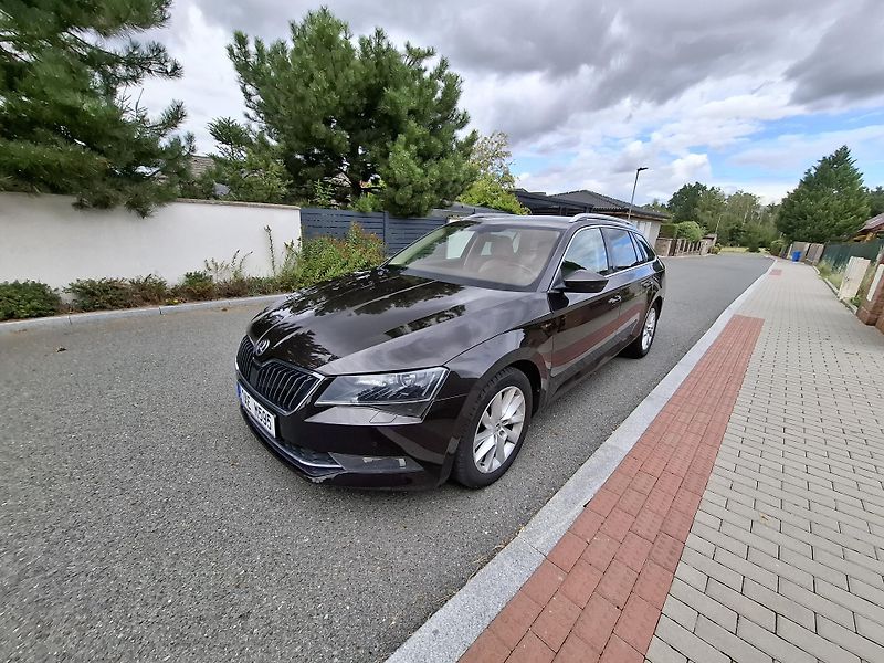 Škoda Superb (2016) 2.0 TDI Elegance, alkantara - fotka 8 z 21