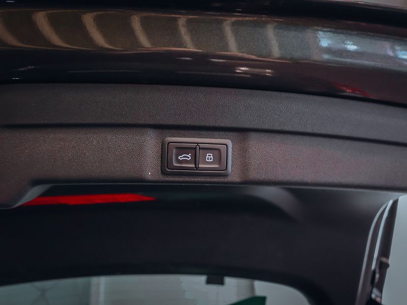 Audi S5 Sedan quattro 3.0TFSI - fotka 8 z 28