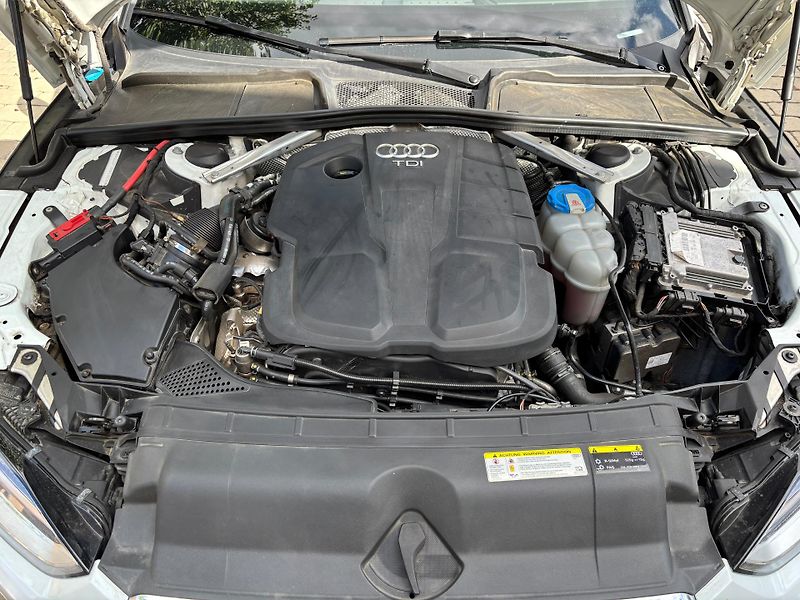 Audi A5 (2017) 2.0 TDI, servisováno - fotka 9 z 14