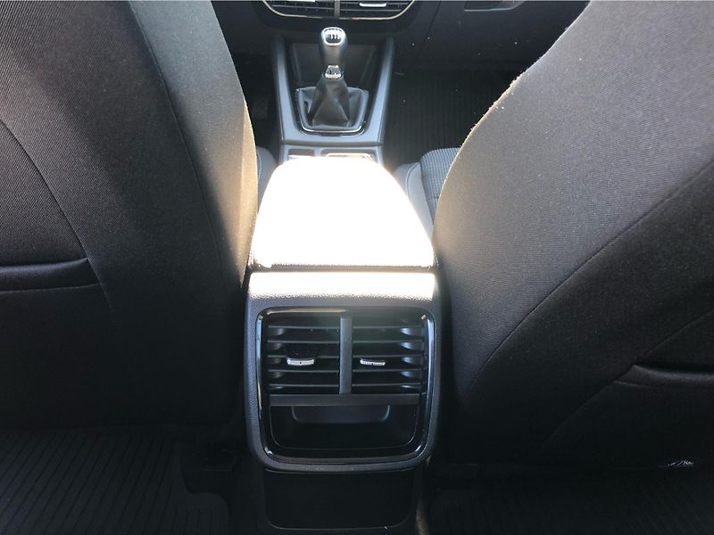 Škoda Octavia 2.0 TDI Ambition - fotka 22 z 28