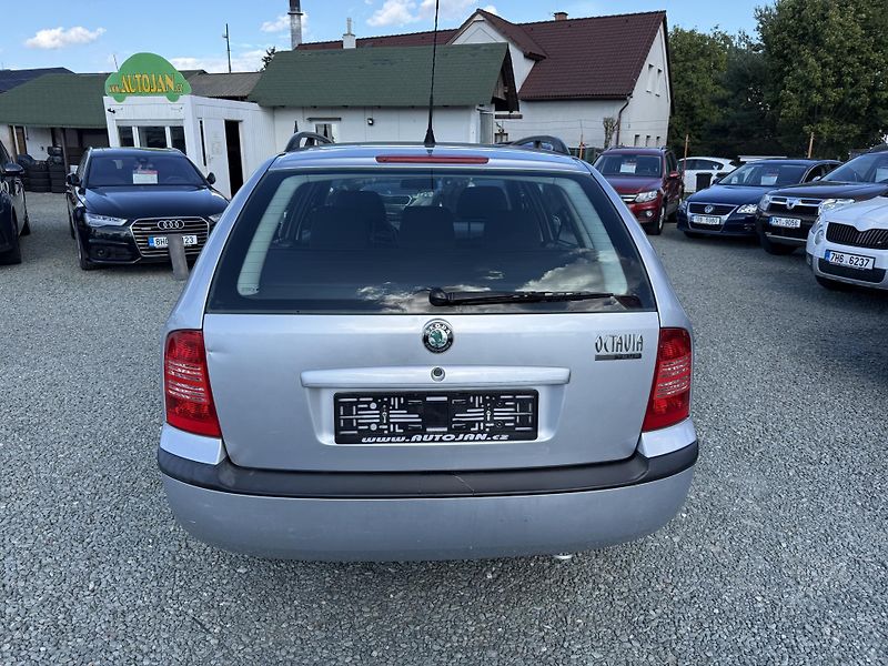Škoda Octavia 1.6i TOUR - fotka 5 z 13