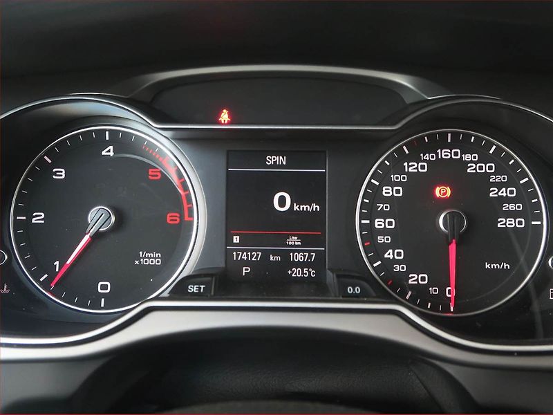Audi A4 Allroad (2014) 2.0 TDI, 4X4, Automat, Kůže - fotka 11 z 17