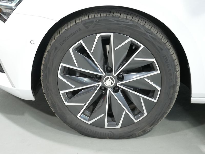 Škoda Superb - fotka 24 z 25