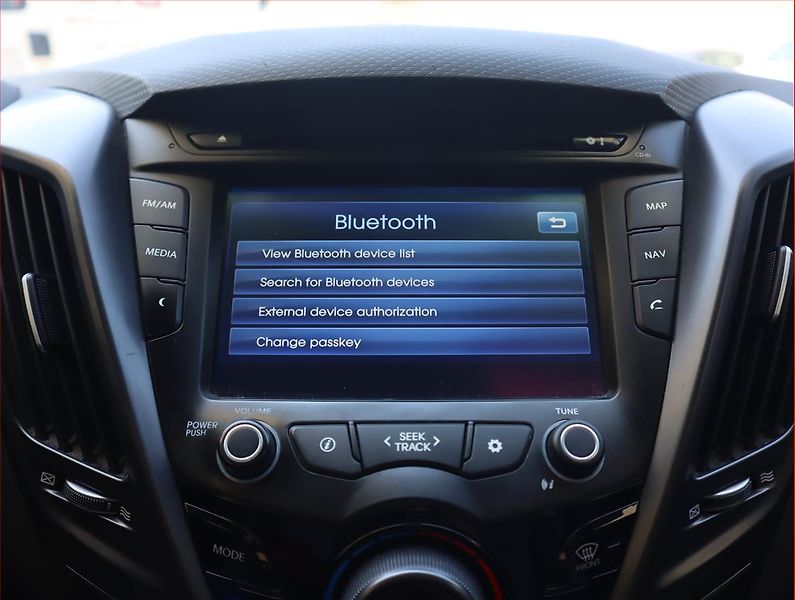 Hyundai Veloster (2013) 1.6 T-GDI, Serv.kniha, Navi - fotka 16 z 19