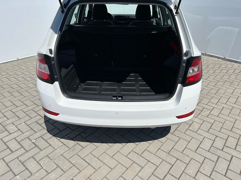 Škoda Fabia (2020) Com.1.0TSi ČR+1.maj.! Výhřevy! - fotka 9 z 28