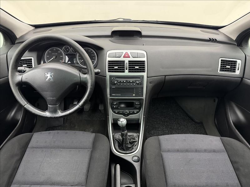 Peugeot 307 2,0 HDi 79kW KLIMA ALU TAŽNÉ - fotka 7 z 22