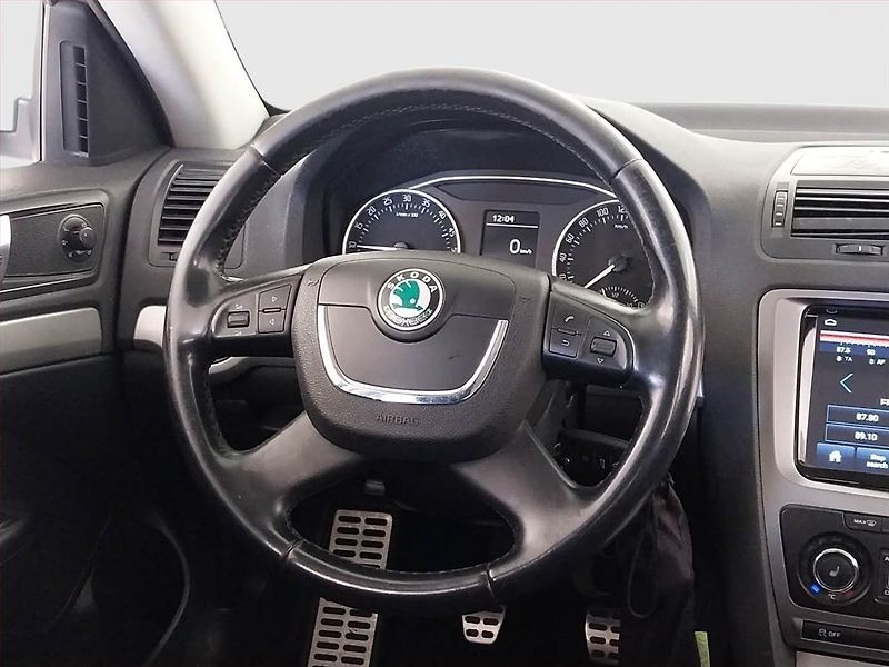 Škoda Octavia (2011) Elegance 2.0 TDI, Serv.kniha - fotka 15 z 24