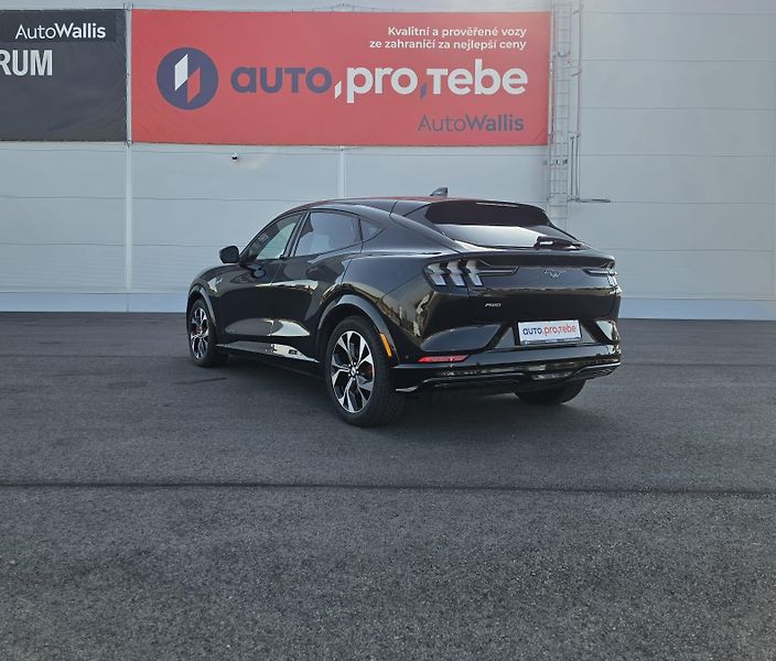 Ford Mustang Mach-E AWD 75kWh 198kW 1.Maj DPH - fotka 3 z 24