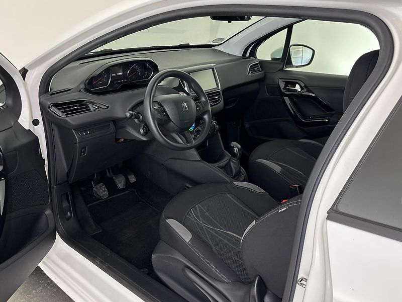 Peugeot 208 Hatchback 208 - fotka 6 z 25