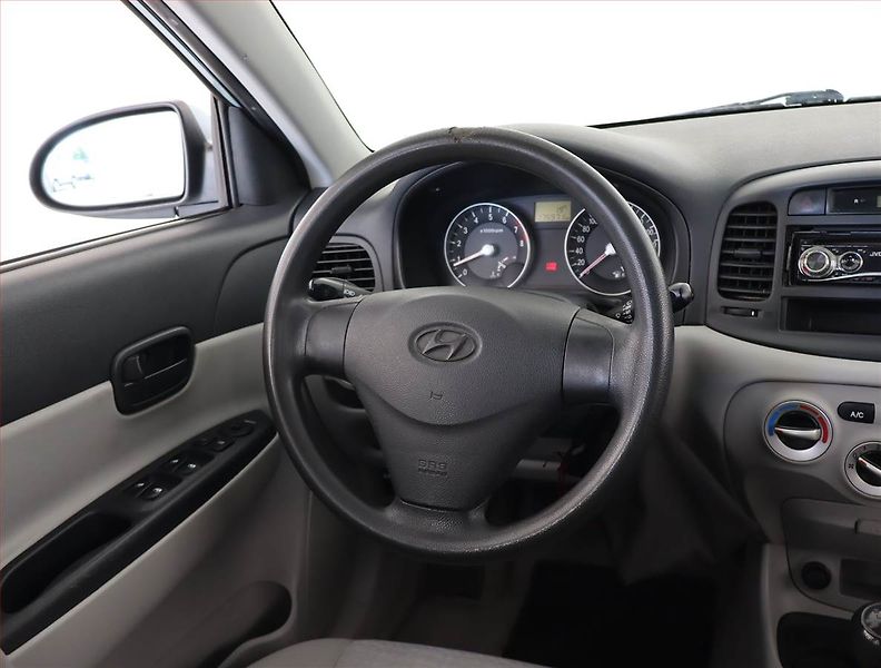 Hyundai Accent (2008) 1.4i, Klima, pěkný stav - fotka 7 z 17