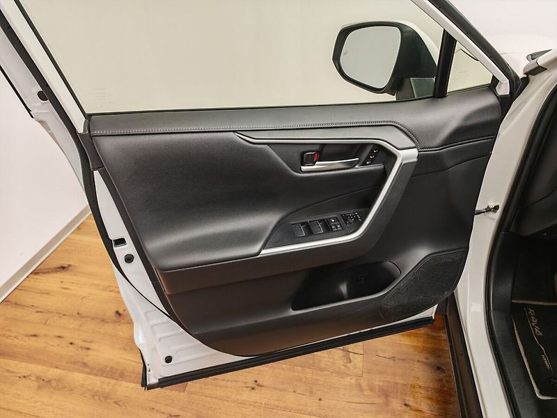 Toyota RAV4 Executiv, 4x4, Hybrid - fotka 19 z 43