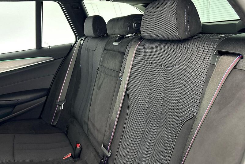 BMW Řada 5 540d xDrive - fotka 27 z 27
