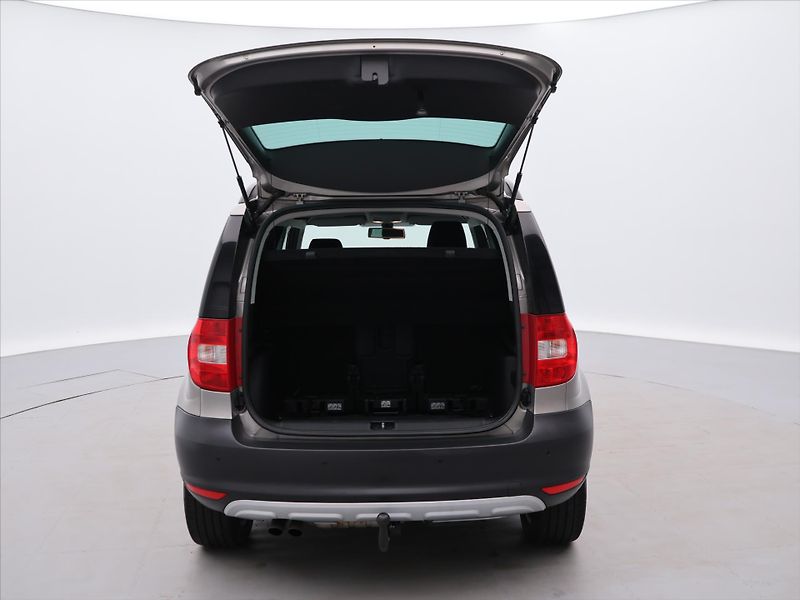 Škoda Yeti 2,0 TDI 103kW DSG 4x4 Xenon - fotka 9 z 31