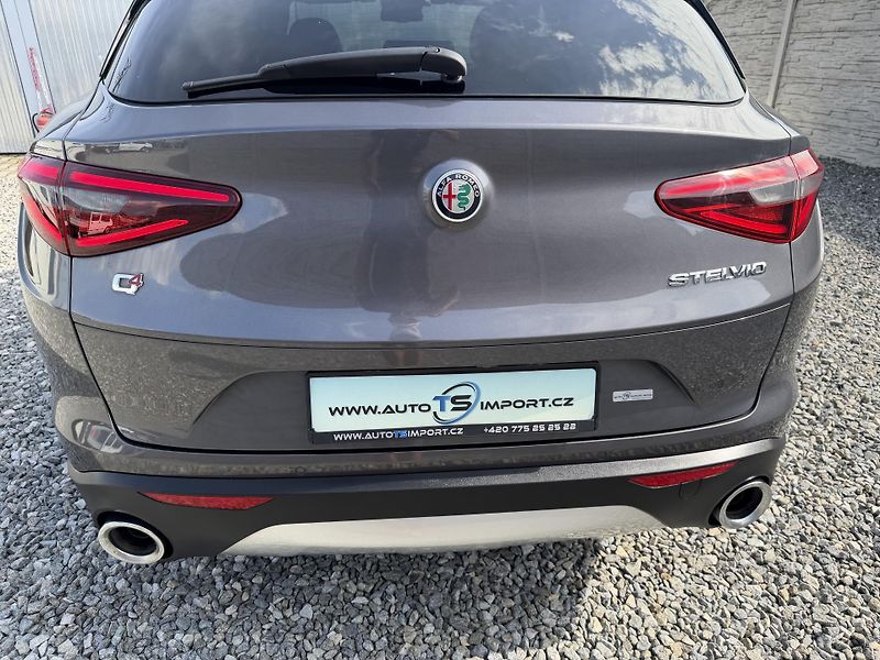 Alfa Romeo Stelvio 2.2JTDM Q4 4x4 210PS VELOCE 1A - fotka 44 z 167