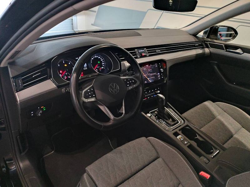 Volkswagen Passat Variant (2022) 2.0 TDI (110kW/150k) DSG, Busi - fotka 6 z 27