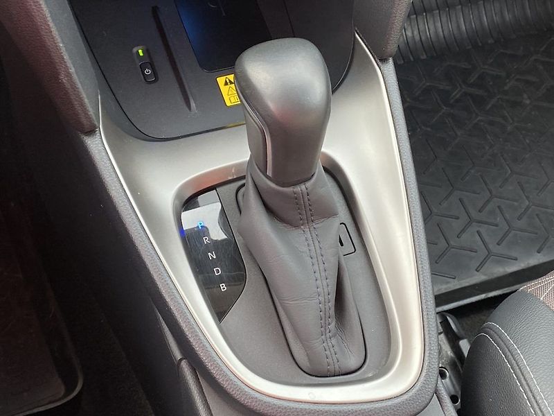 Toyota Yaris Cross 1.5HSD, ČR-1m, Executive, 4x4 - fotka 27 z 34