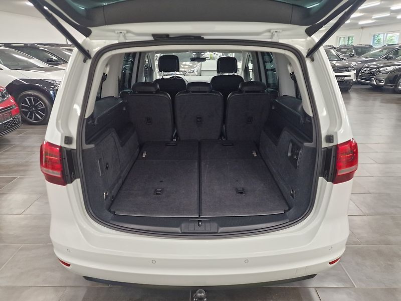 Volkswagen Sharan (2020) 130kW 4M GT DSG 2020 | Záruka - fotka 28 z 73