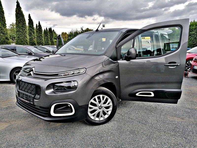 Citroën Berlingo (2021) XL 1.5 BlueHdi Shine Navi - fotka 2 z 32