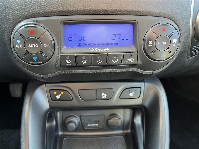 Hyundai ix35 1,7 CRDi 85KW KLIMA ALU 2xKOLA - fotka 18 z 31