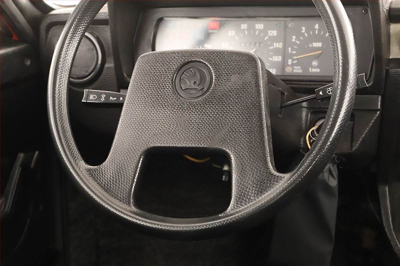 Škoda Rapid (1988) 130 5speed - fotka 12 z 14