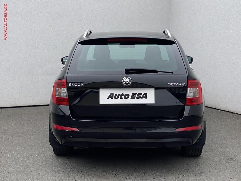 Škoda Octavia (2014) 2.0TDi, ČR, Elegance, bixen - fotka 5 z 18