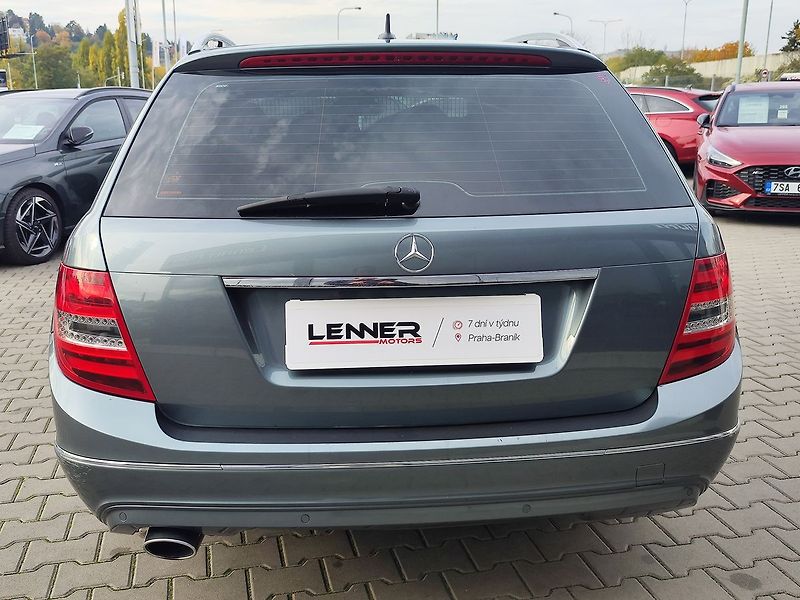 Mercedes-Benz Třídy C 250d/150kW 4Matic AT - fotka 6 z 29