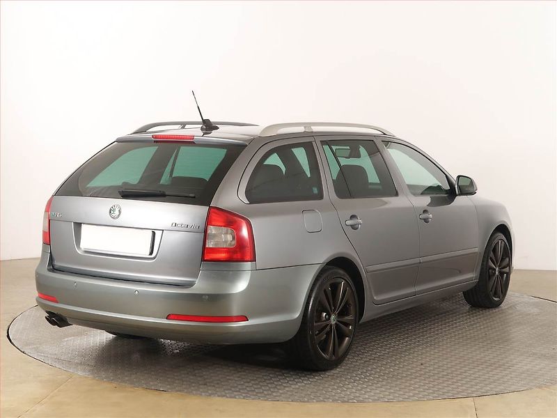 Škoda Octavia (2013) RS 2.0 TSI, Automat, Navi - fotka 5 z 19