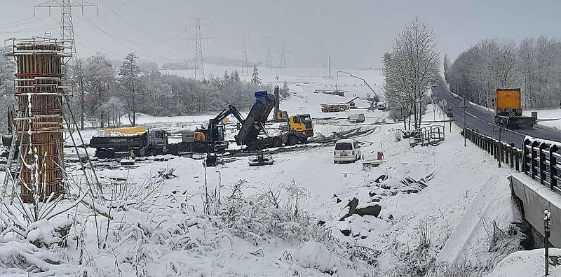 Stavba dálnice D6 na hranici Ústeckého a Karlovarského kraje.