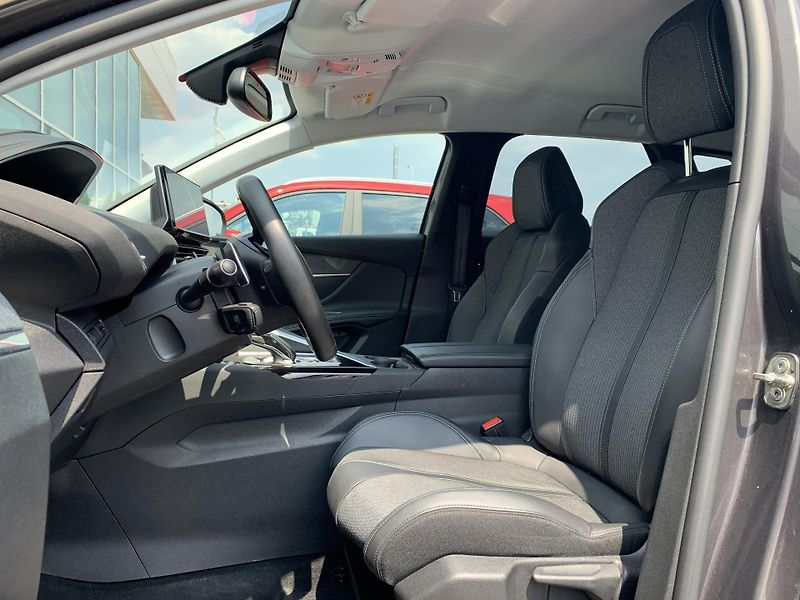 Peugeot 3008 ALLURE PACK 1,5 BlueHDi 96kW - fotka 19 z 30