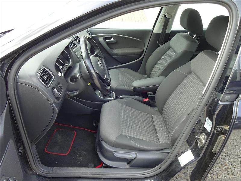 Volkswagen Polo 1,2 TSI 66kW - fotka 17 z 52