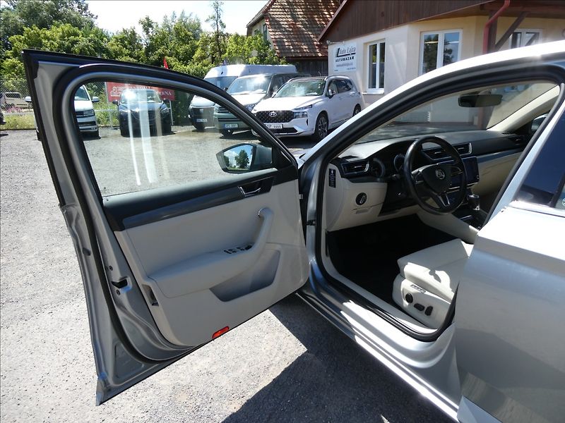 Škoda Superb 1,5 TSi 110kW 1majitel,DSG,DPH - fotka 20 z 47
