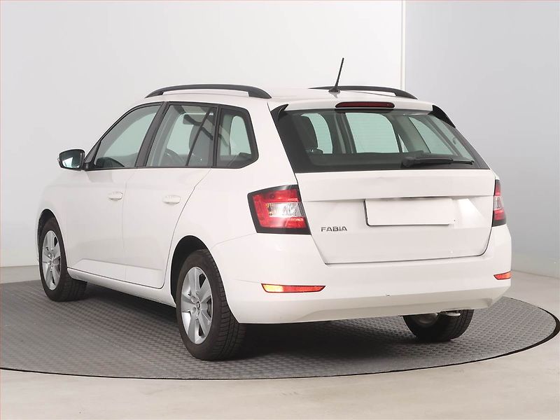 Škoda Fabia (2020) Ambition 1.0 TSI, ČR,1.maj - fotka 4 z 14