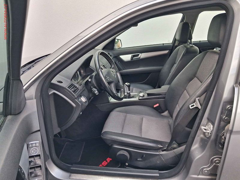 Mercedes-Benz Třídy C (2009) 2.2 CDi C200, AC, temp. - fotka 9 z 17