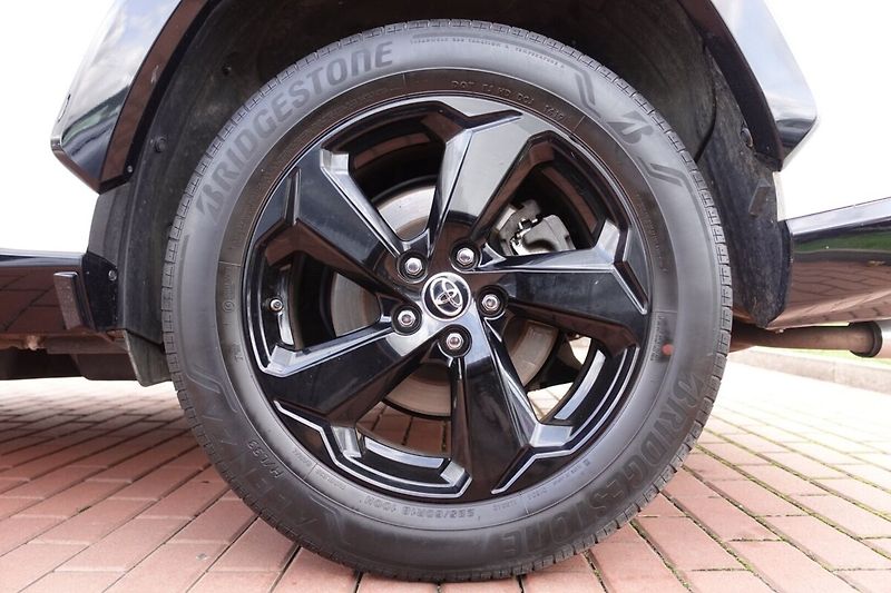 Toyota RAV4 2,5 HEV Selection 4x4 - fotka 8 z 34