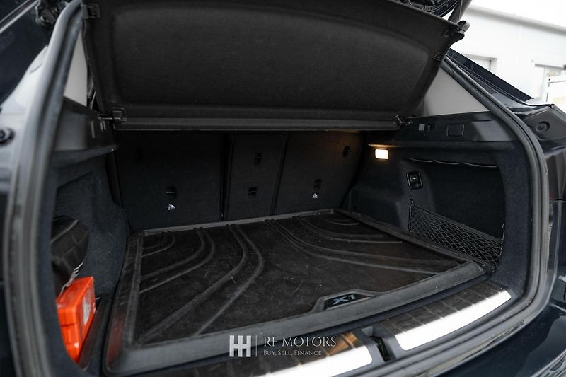 BMW X1 (2019) xDrive20d xLine - fotka 11 z 18