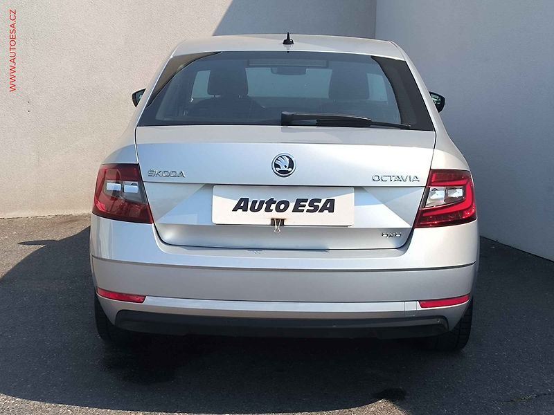 Škoda Octavia (2018) 2.0TDI 4x4, ČR, Style, navi - fotka 5 z 22