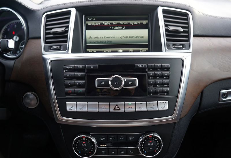 Mercedes-Benz GL 500 V8 AMG/4Matic/NOVÝ MOTOR - fotka 39 z 44