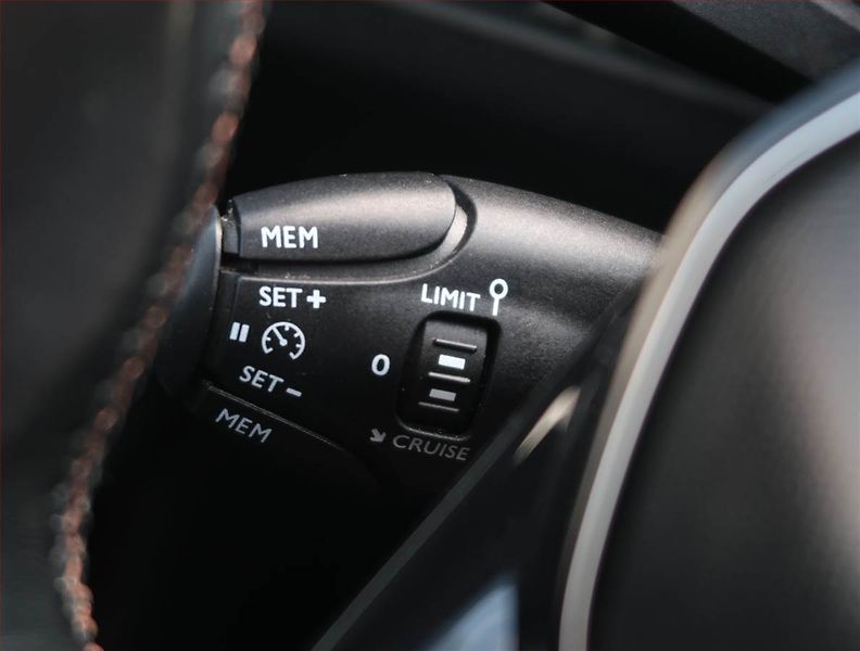 Peugeot 5008 (2017) PureTech 130, Serv.kniha - fotka 17 z 22