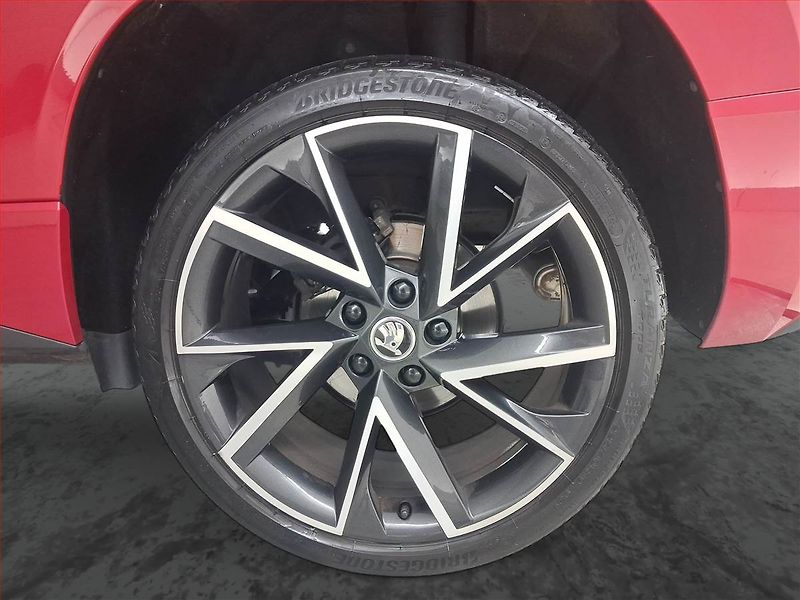 Škoda Karoq (2021) 1.5 TSI - fotka 15 z 21