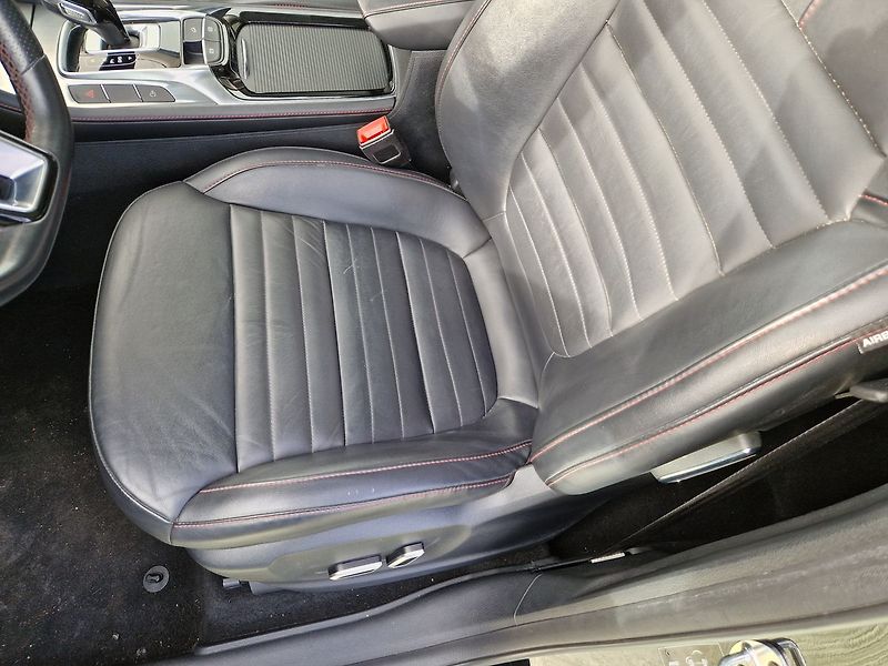 MG HS Luxury  1.5 - fotka 18 z 27