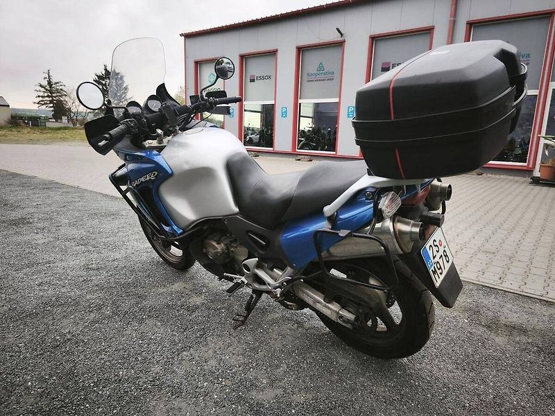 Honda XL 1000 V Varadero (2002) - fotka 7 z 15
