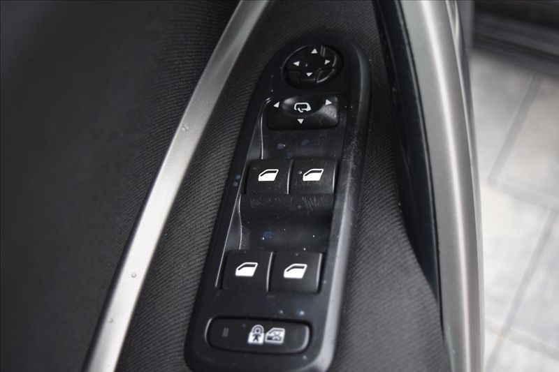 Citroën C5 2,0 HDi 103KW PO ROZVODECH - fotka 30 z 50