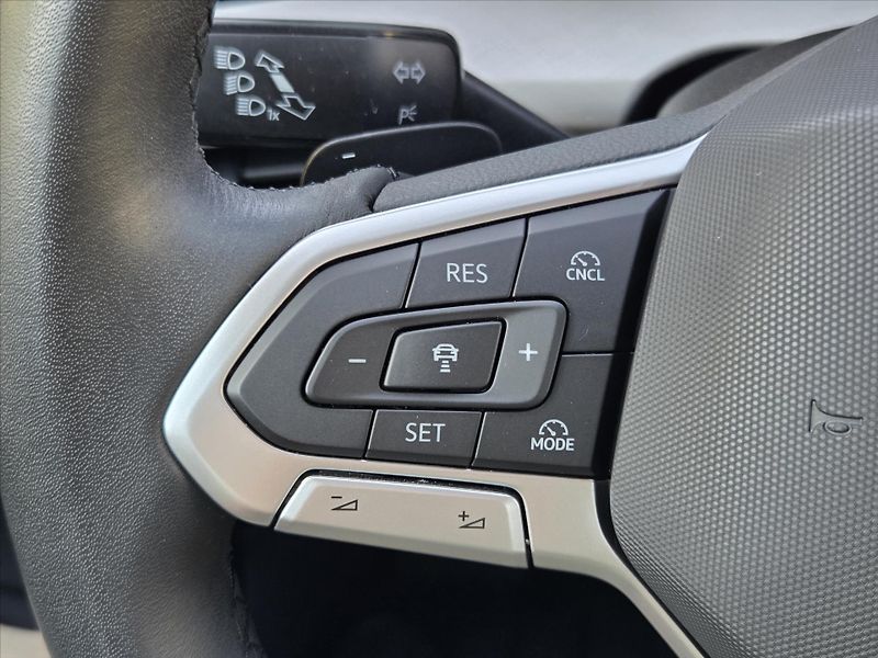 Volkswagen Golf 1,5 eTSi 110kW DSG Tov.záruka - fotka 15 z 22