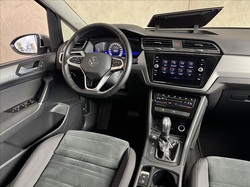 Volkswagen Touran 2,0 TDi  DSG Comfortline LED V - fotka 17 z 43